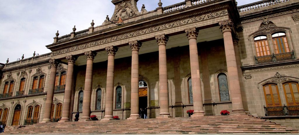 fachada_palacio_1