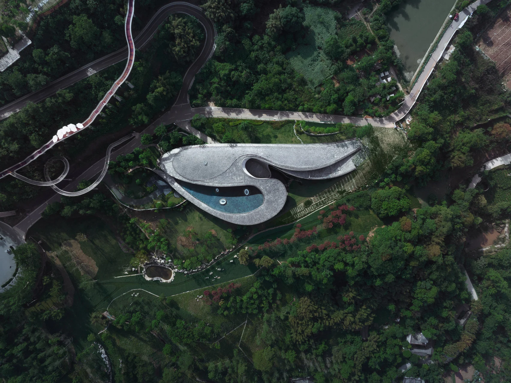Büro Ziyu Zhuang diseña el Observatorio de la Montaña Longquan